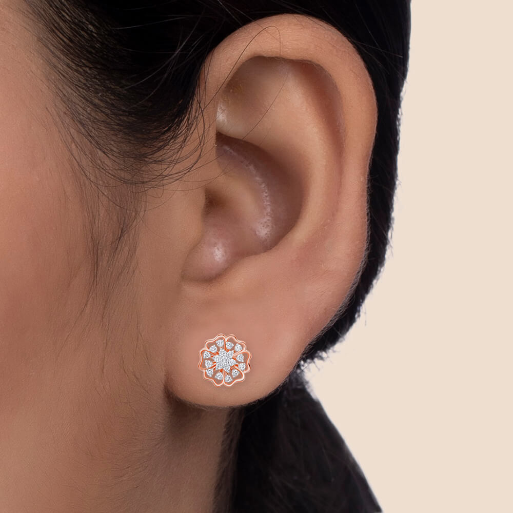Buy quality Dainty 14kt diamond heart stud earrings in Pune